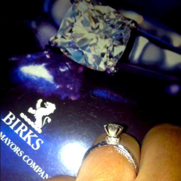 Birks Diamond Ring - Picture 3 of 8